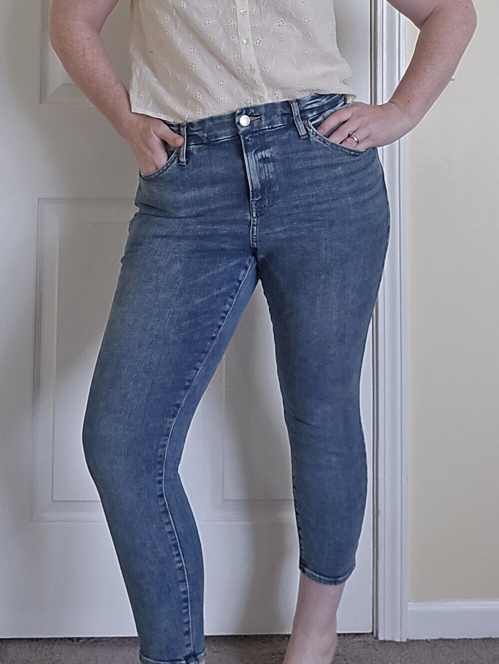 Express Women's Cropped Jeans in Faded Blue